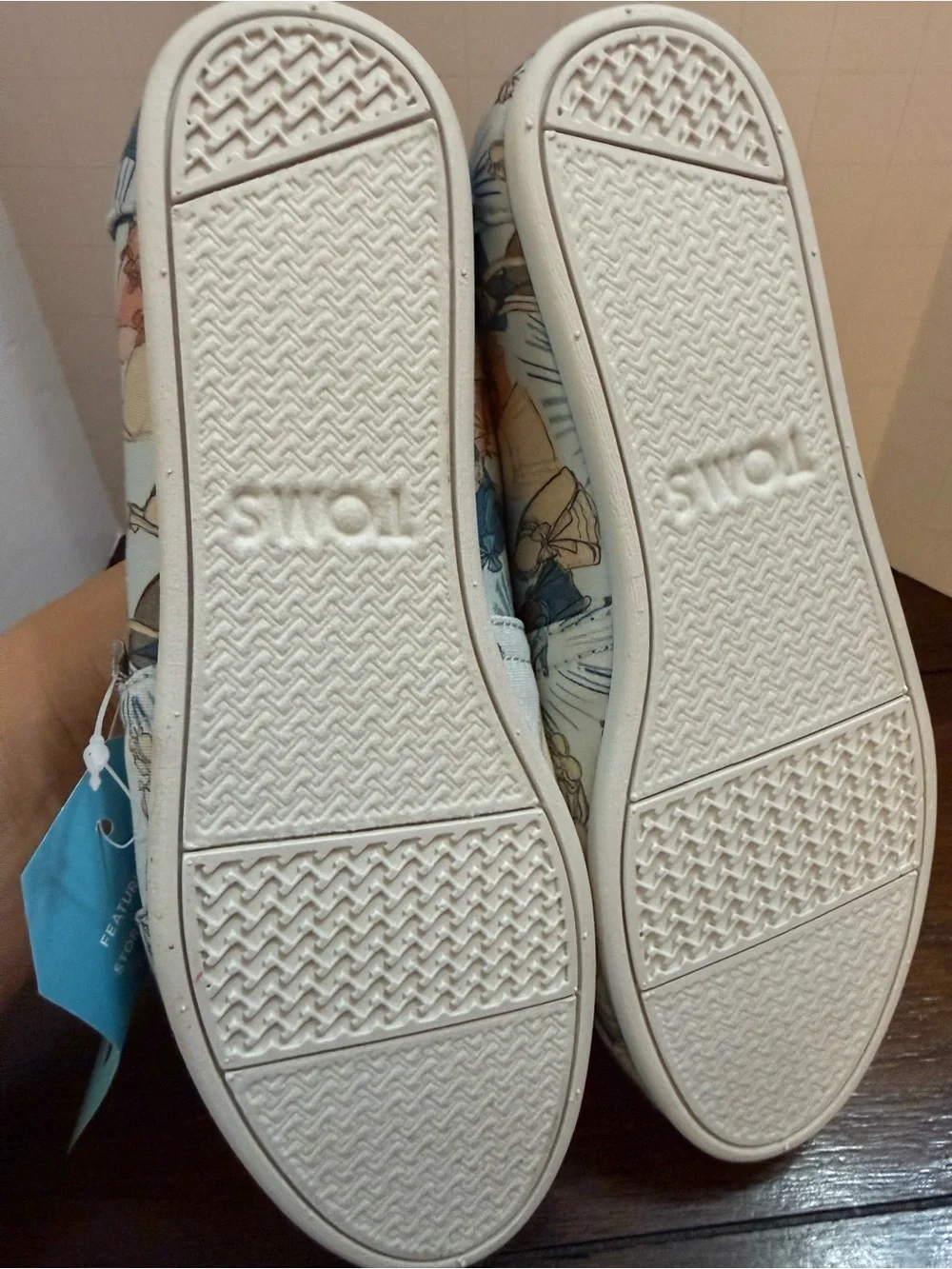 RARE! NEW TOMS Disney Classic Canvas Slip On Womens Blue Cinderella US Size 6